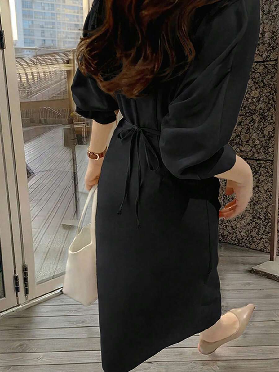 Robe de bureau décontractée – Manches chauve‑souris fendues, couleur unie